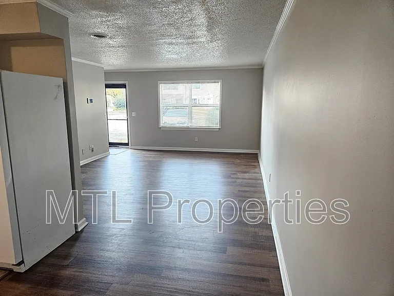 1248 Grove Park Ln #1 — Photo 4