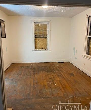 4th image of 1049 Fairbanks Ave