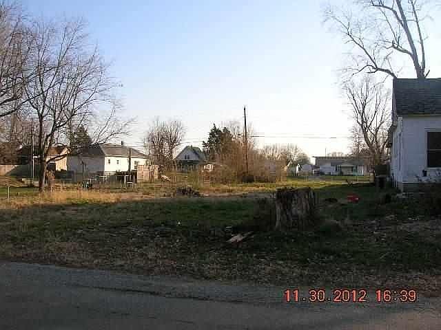 1st image of 3075 E Linn Ave