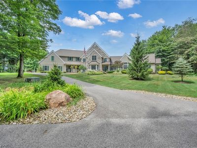 10360 Sawmill Dr, Chardon, OH, 44024