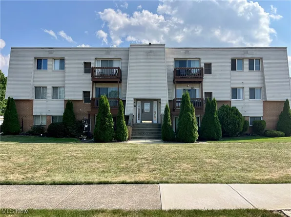 27387 Westown Blvd APT 1404, Westlake, OH 44145