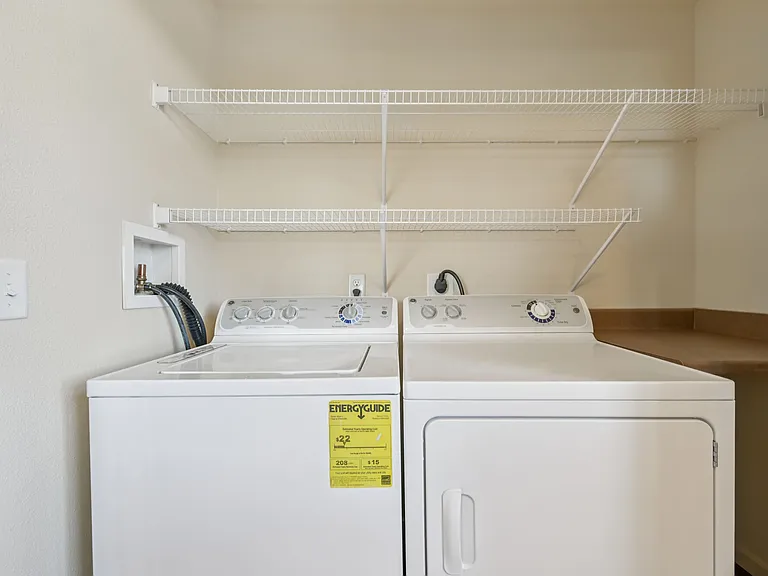 Copper Creek Apts — Photo 13