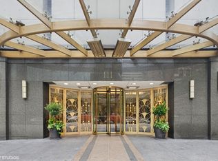 111 E Chestnut St #21B, Chicago, IL
