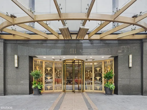 111 E Chestnut St #21B, Chicago, IL 60611
