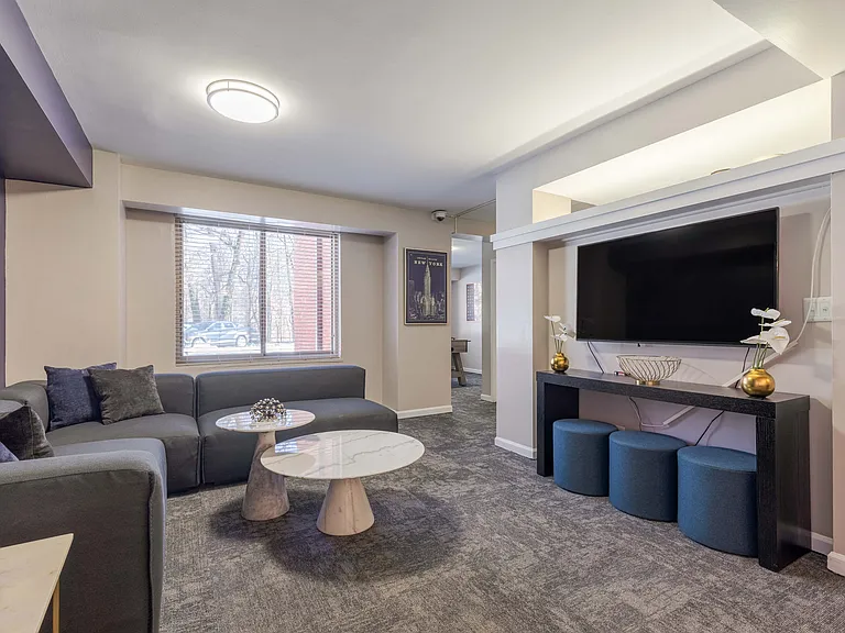The Berkshire Apartments — Photo 26