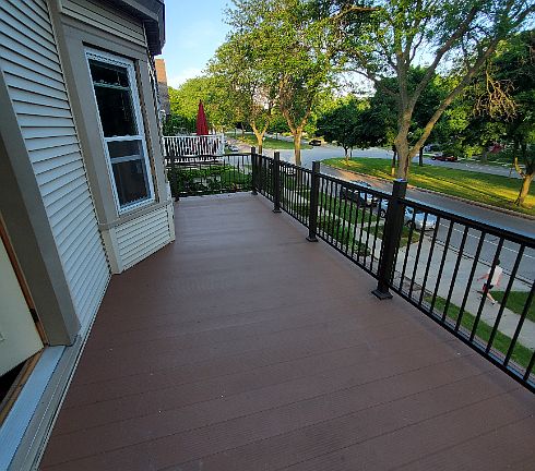 5th image of 1912 E Newberry Blvd #1912