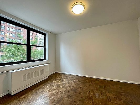 4th image of 1474 3rd Ave APT 3N