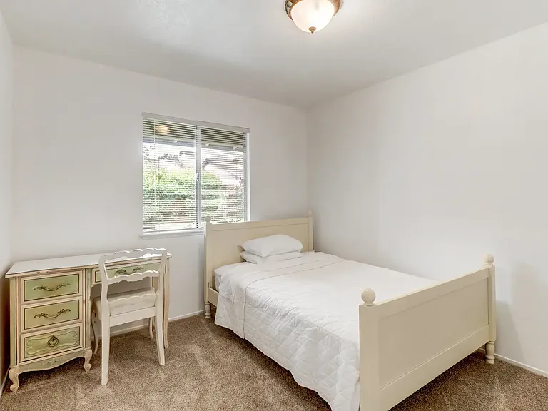2262 Autumnleaf Ln — Photo 11