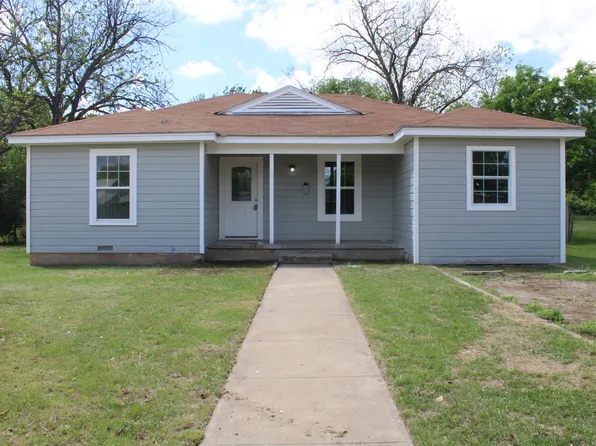2105 6th St, Brownwood, TX 76801