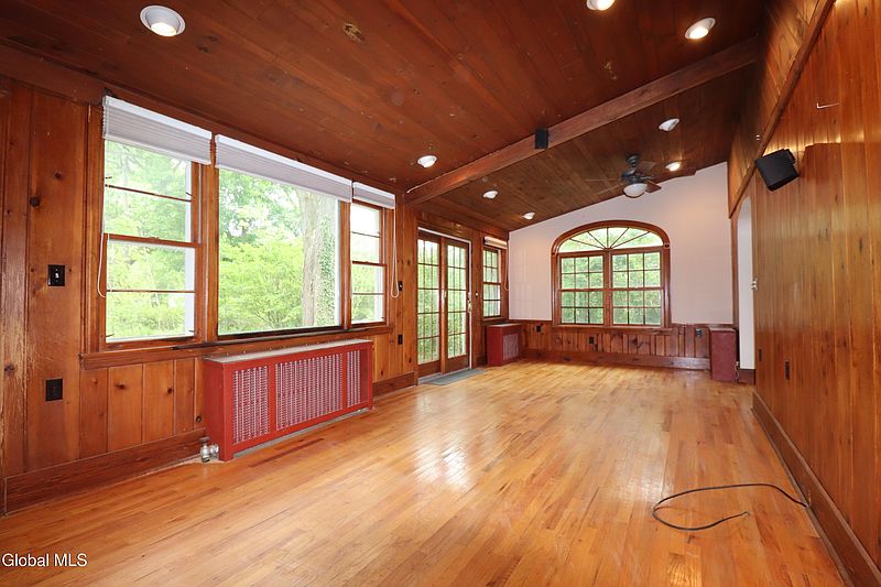 3rd image of 2132 Niskayuna Drive