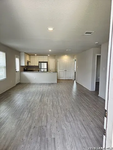 3 bed, 2.0 bath, 1276 sqft, $1,600 — Photo 2