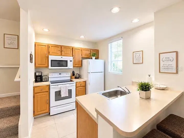 4 bed, 3.0 bath, 1470 sqft, $1,990 — Photo 3