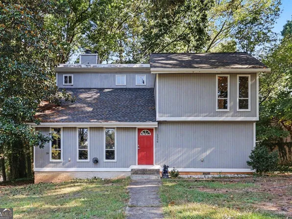 1566 Village Dr, Norcross, GA 30093