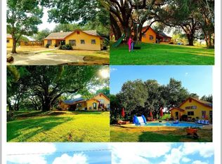 32 County Road 405, Floresville, TX 78114
