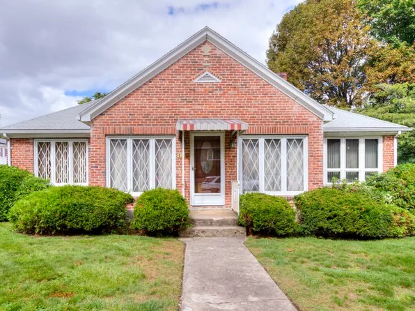 135 Orient St, Worcester, MA 01604