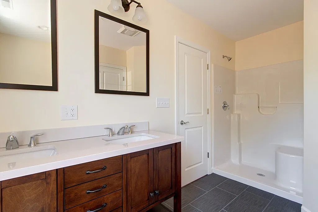 3 bed, 2020 sqft, $3,100 — Photo 3
