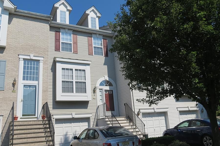 1st image of 517 Coventry Dr