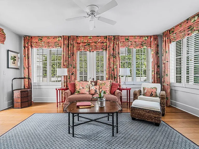 263 Park Ave — Photo 7
