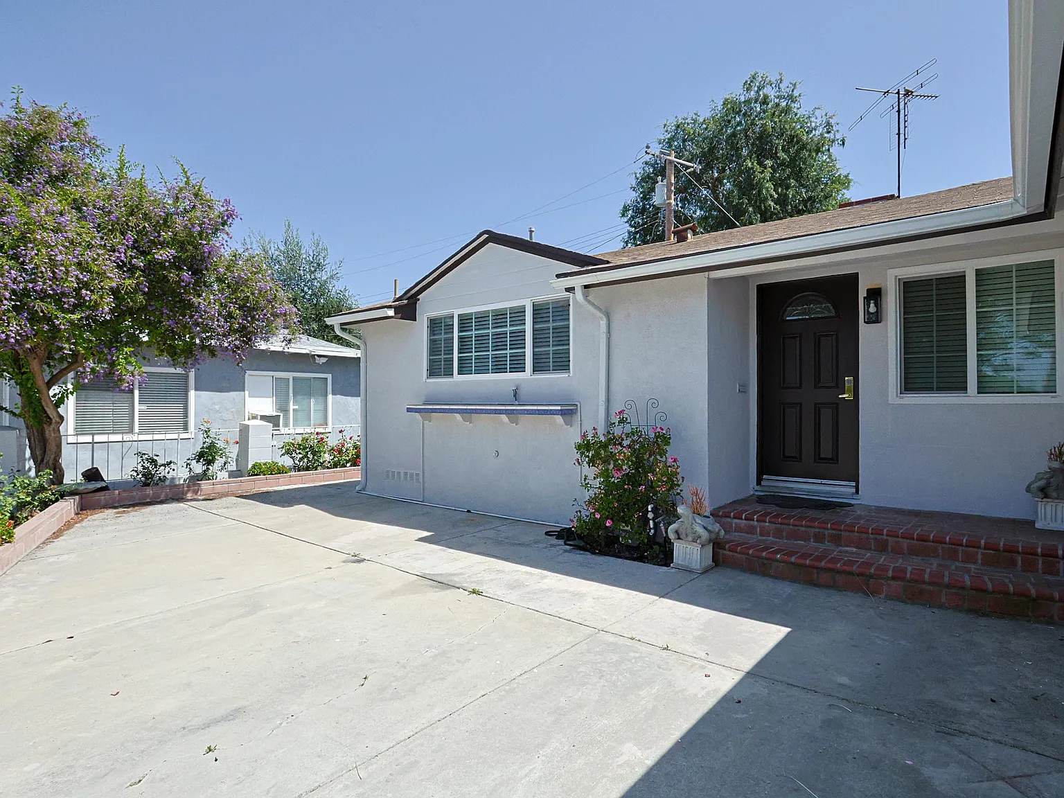 3 bed, 1616 sqft, $4,000 — Photo 3