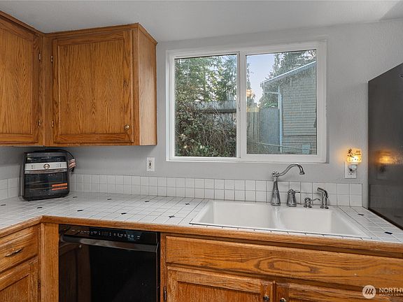 4th image of 12617 125th Avenue Ct E