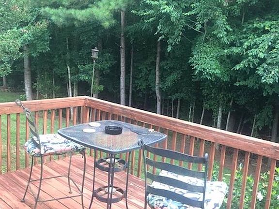 3rd image of 118 Ashton Ct