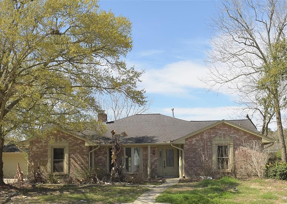 1st image of 407 Old Bayou Dr