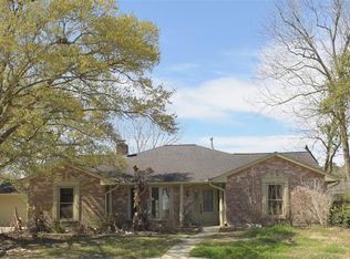 407 Old Bayou Dr, Dickinson, TX 77539
