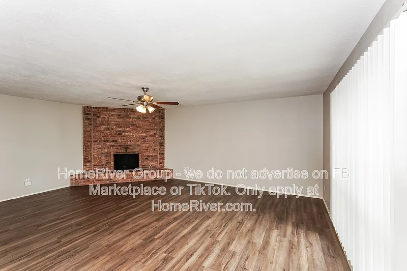 3 bed, 2.0 bath, 1383 sqft, $1,945 — Photo 4