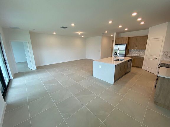 5th image of 1879 NE Ocean Dunes Drive