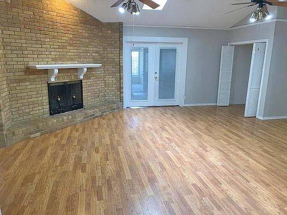 2nd image of 631 Glenhill Ln