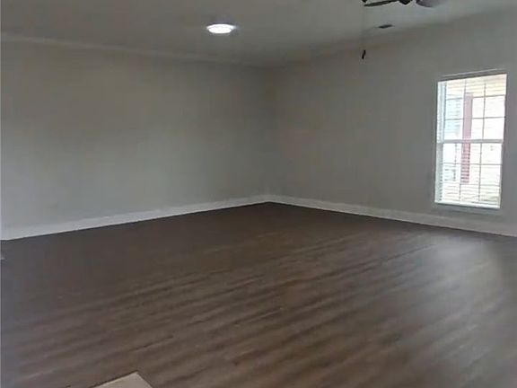 4th image of 12 Diamond Rd