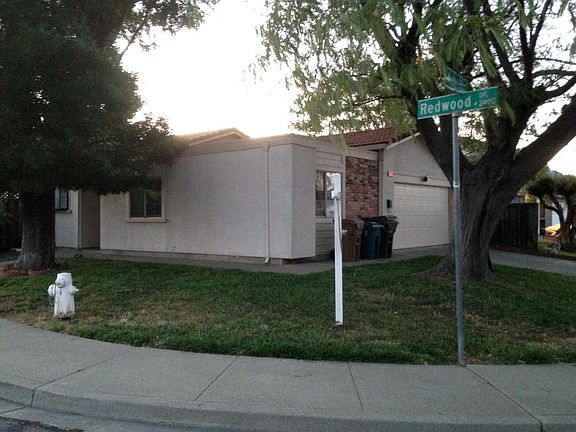 2nd image of 3140 Ash St