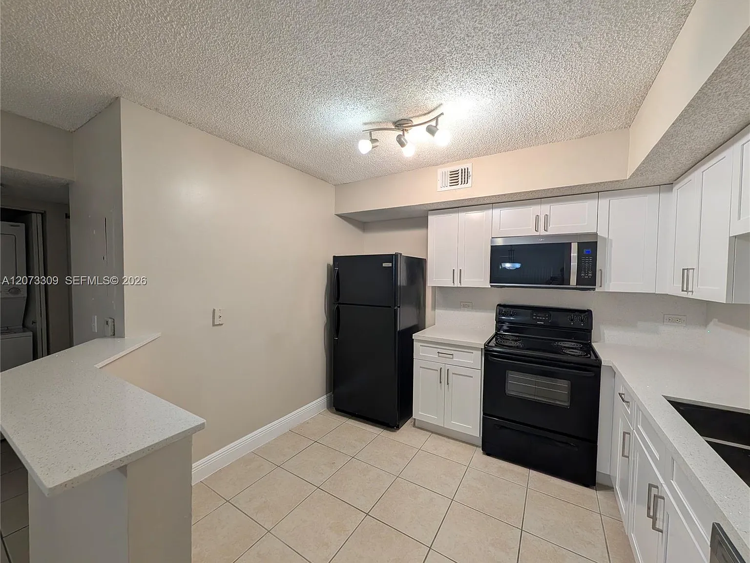 3690 N 56th Ave — Photo 3
