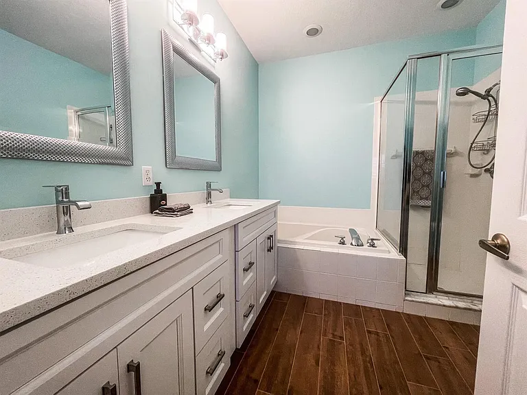 8402 Mulligan Cir — Photo 14