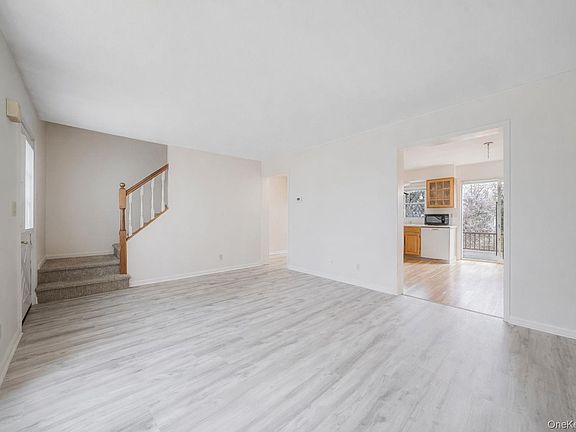3rd image of 190 Merrick Road #35