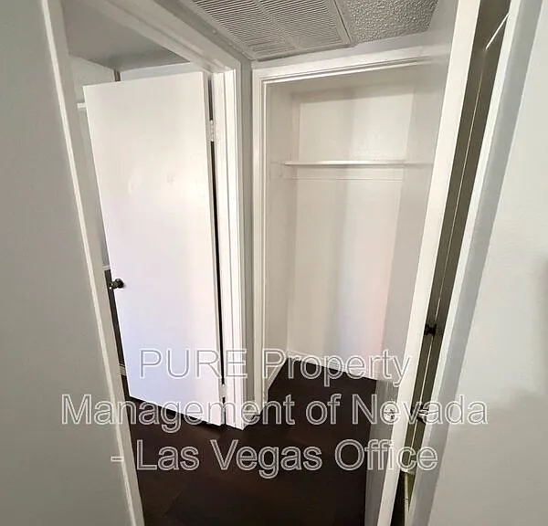 1405 Vegas Valley Dr #252-bldg 25 — Photo 15