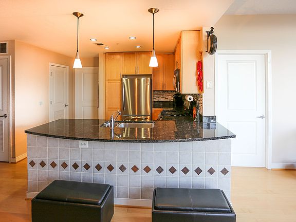 4th image of 820 N Pollard St APT 406