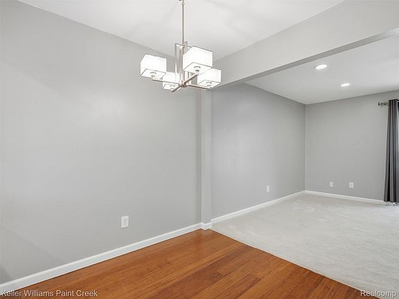 5th image of 42630 Plymouth Hollow Dr #17
