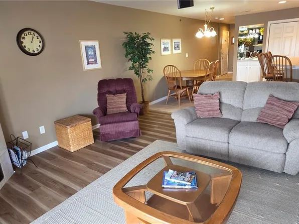 4800 Eagleview Dr #611, Osage Beach, MO 65065