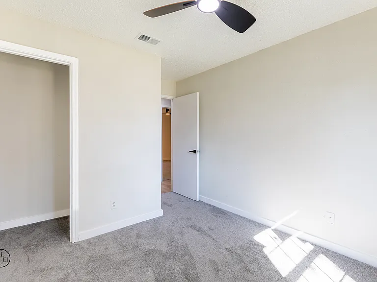 2318 May Ln — Photo 8