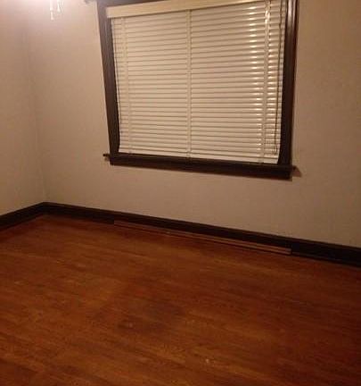 Sawing Logs Room.  Walls don't come much thicker.  Well, at 