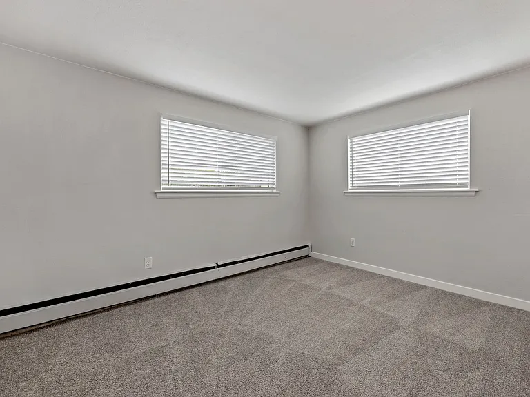 Hawk Point Apartments — Photo 16