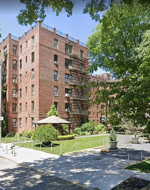 1st image of 25 Oliver St APT 1C