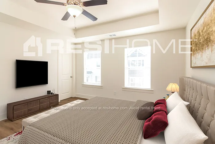 292 Emerald Dr — Photo 9