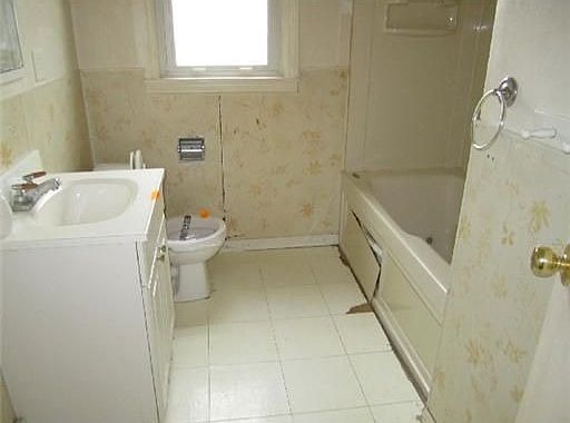 4th image of 1016 Crayton Ave