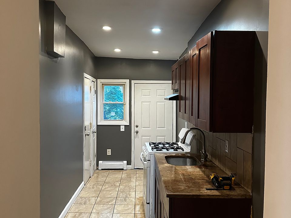 1st image of 169 Buena Vista Ave