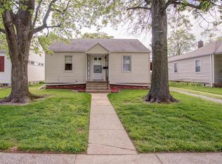 222 Doerr St, Roxana, IL 62084