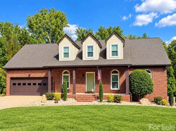 7122 Rothmore St, Charlotte, NC 28215