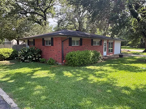 208 Curve Dr Photo 1