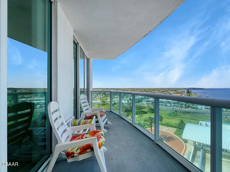 241 Riverside Dr #808 — Photo 31